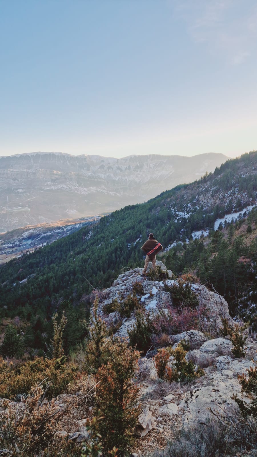 homme debout face a la nature pancho